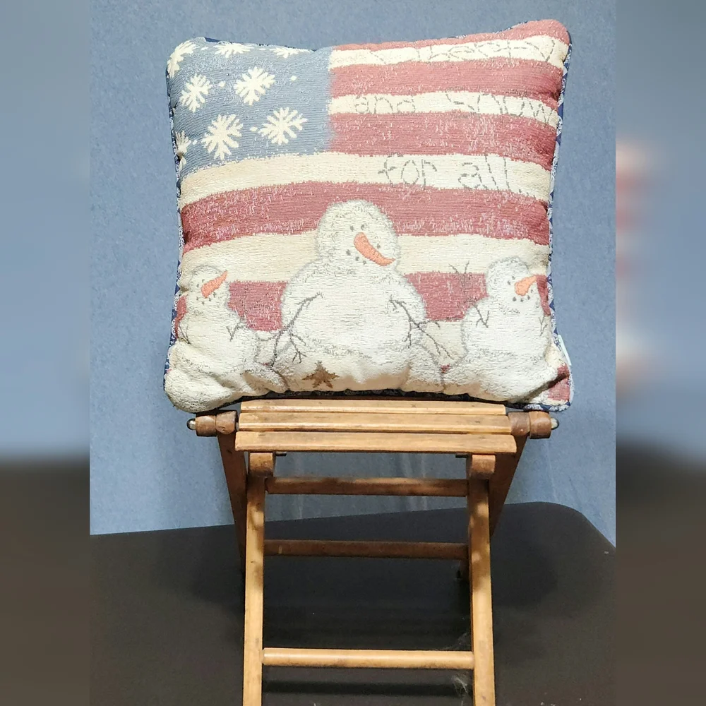 Riverdale Patriotic Holiday tapestry throw pillow
